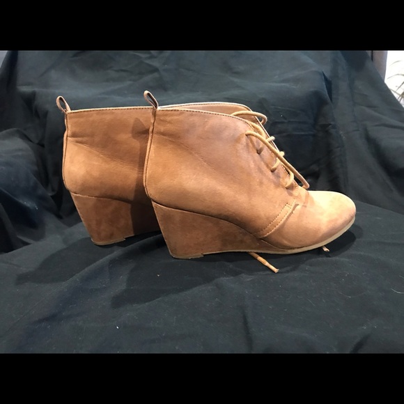 Shoes - Picture 1 of 2